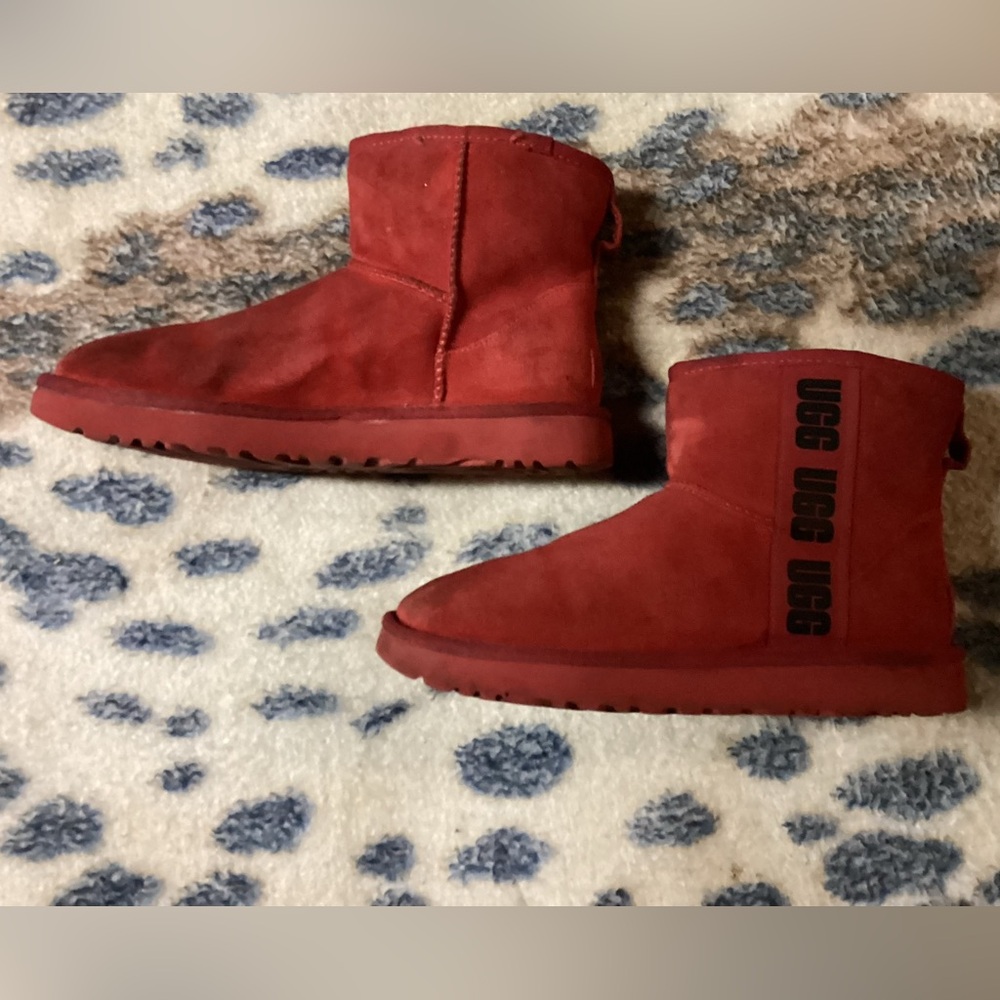 UGG WOMENS RED BOOTS.